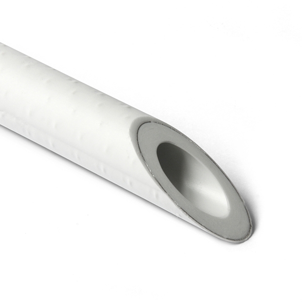 Rura PP-R stabilizowana wkładką aluminiową – System zgrzewany PLASTBOR – przekrój z widoczną warstwą aluminium
